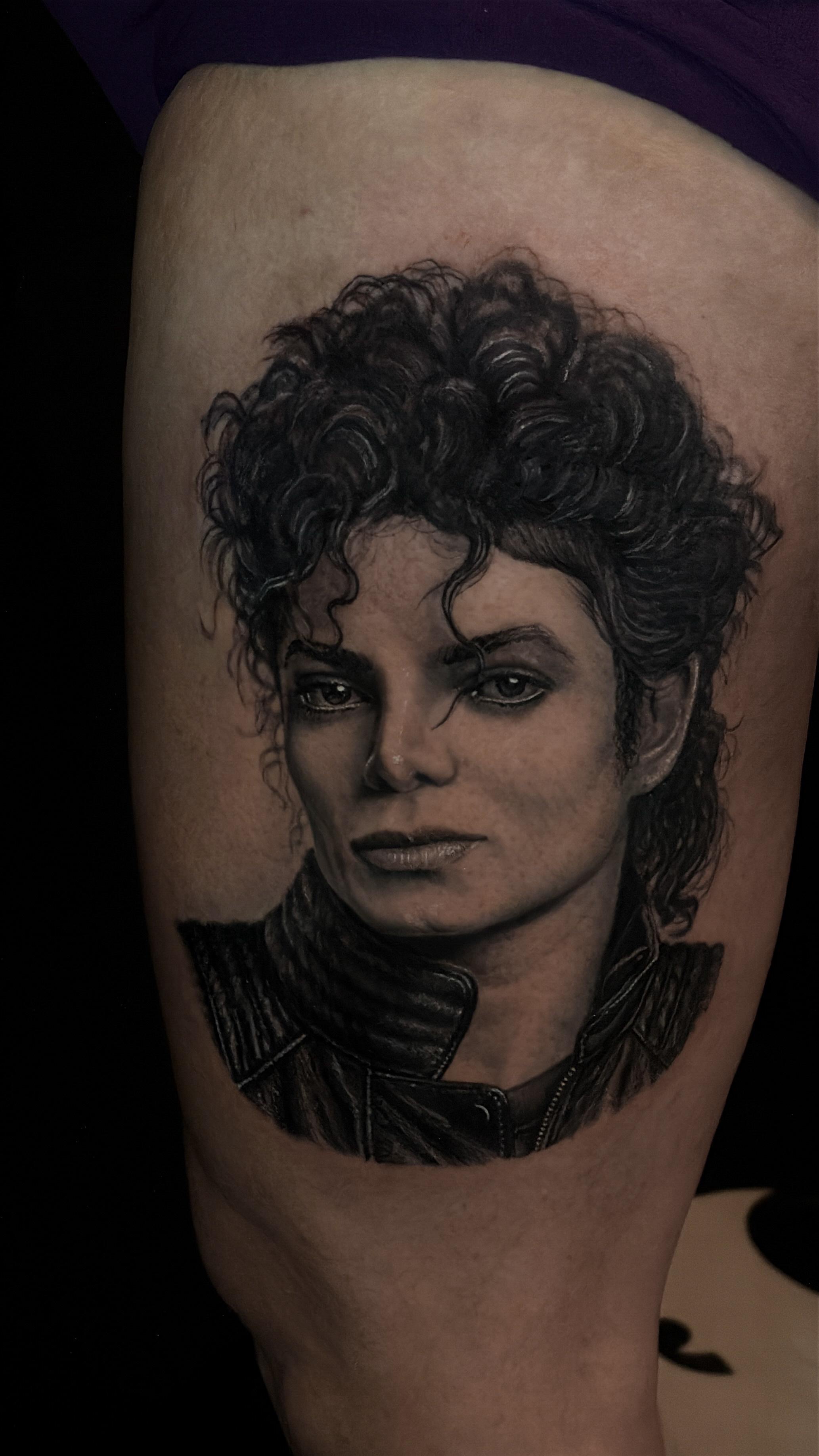 Retrato realista en Black & Grey